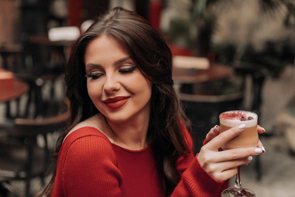 Style et Bien-être : Création de la Garde-Robe Capsule pour Mamans à Venir