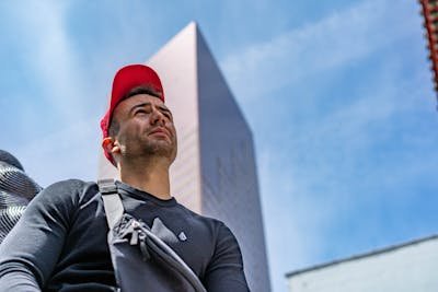 Sac banane homme : tendances et styles incontournables 2025